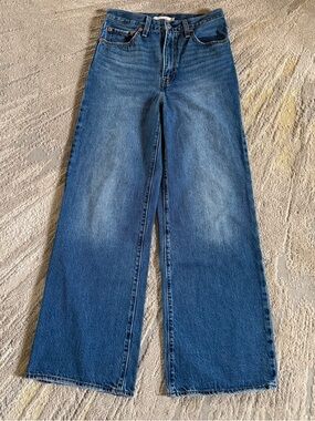 Levi’s premium Ribcage jeans Wide Leg jeans super high rise 27